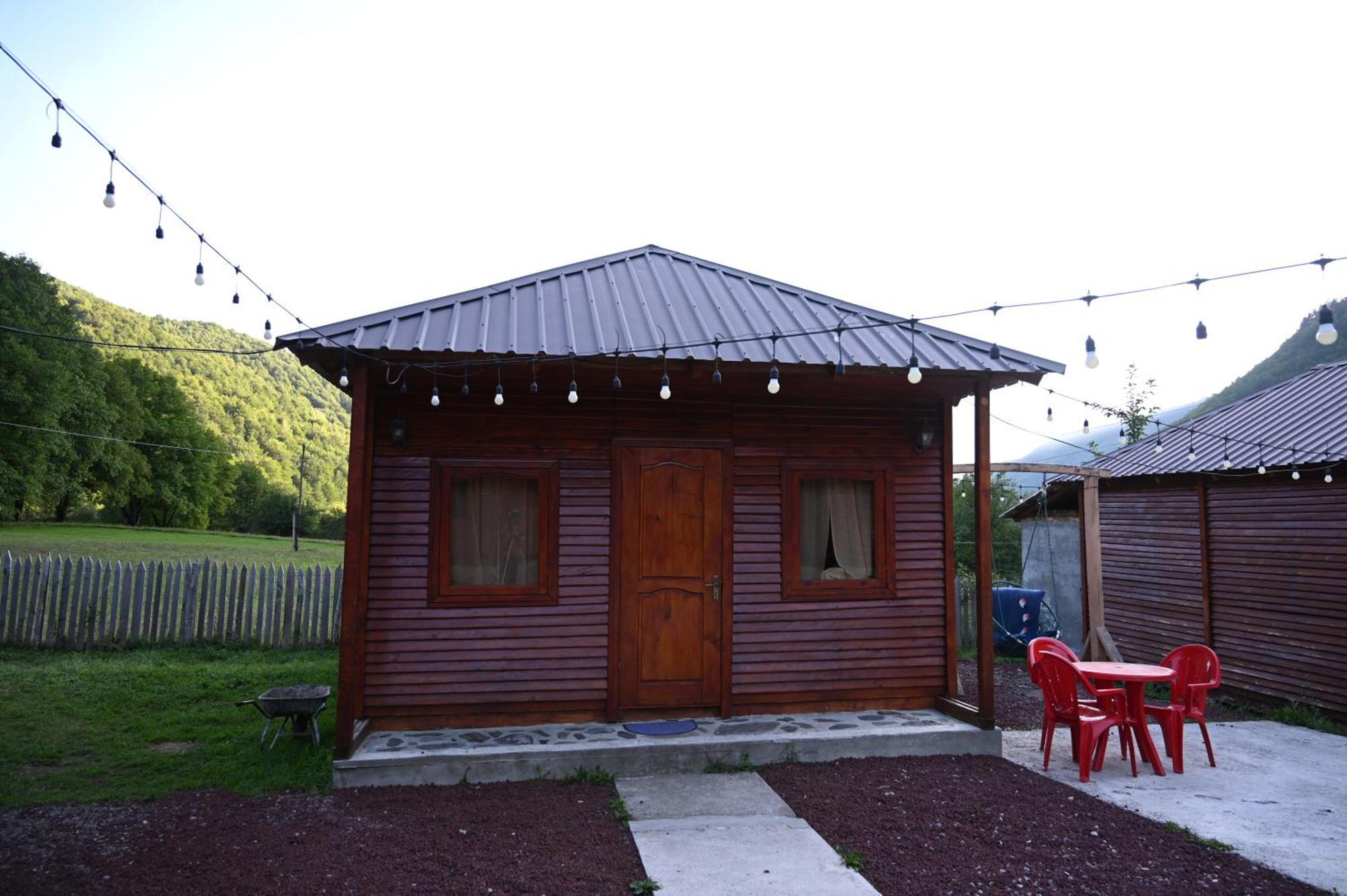 Guest House Ushba Gate Mestia Exterior foto